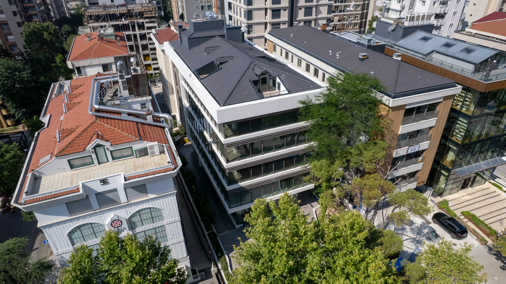 Azizoğlu Business Center – Yugo Construction