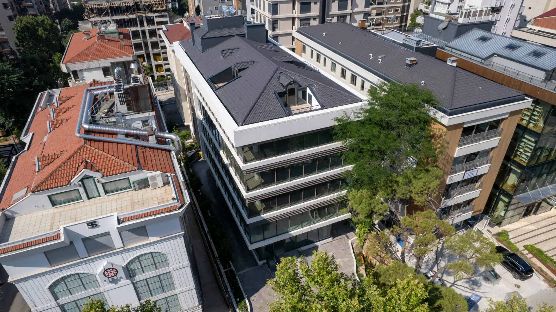 Azizoğlu Business Center - Yugo Construction